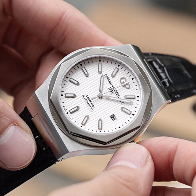 Girard Perregaux 42X10.8mm 060736